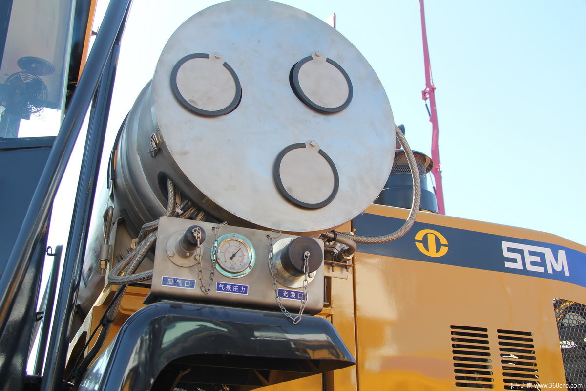 山工机械sem650blng装载机