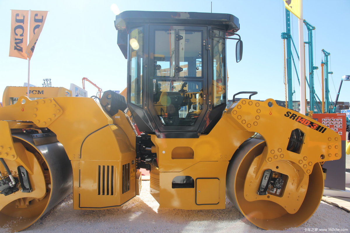 山推双钢轮压路机