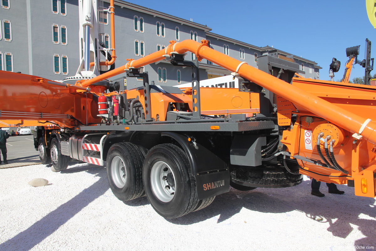 山推臂架式混泥土泵车