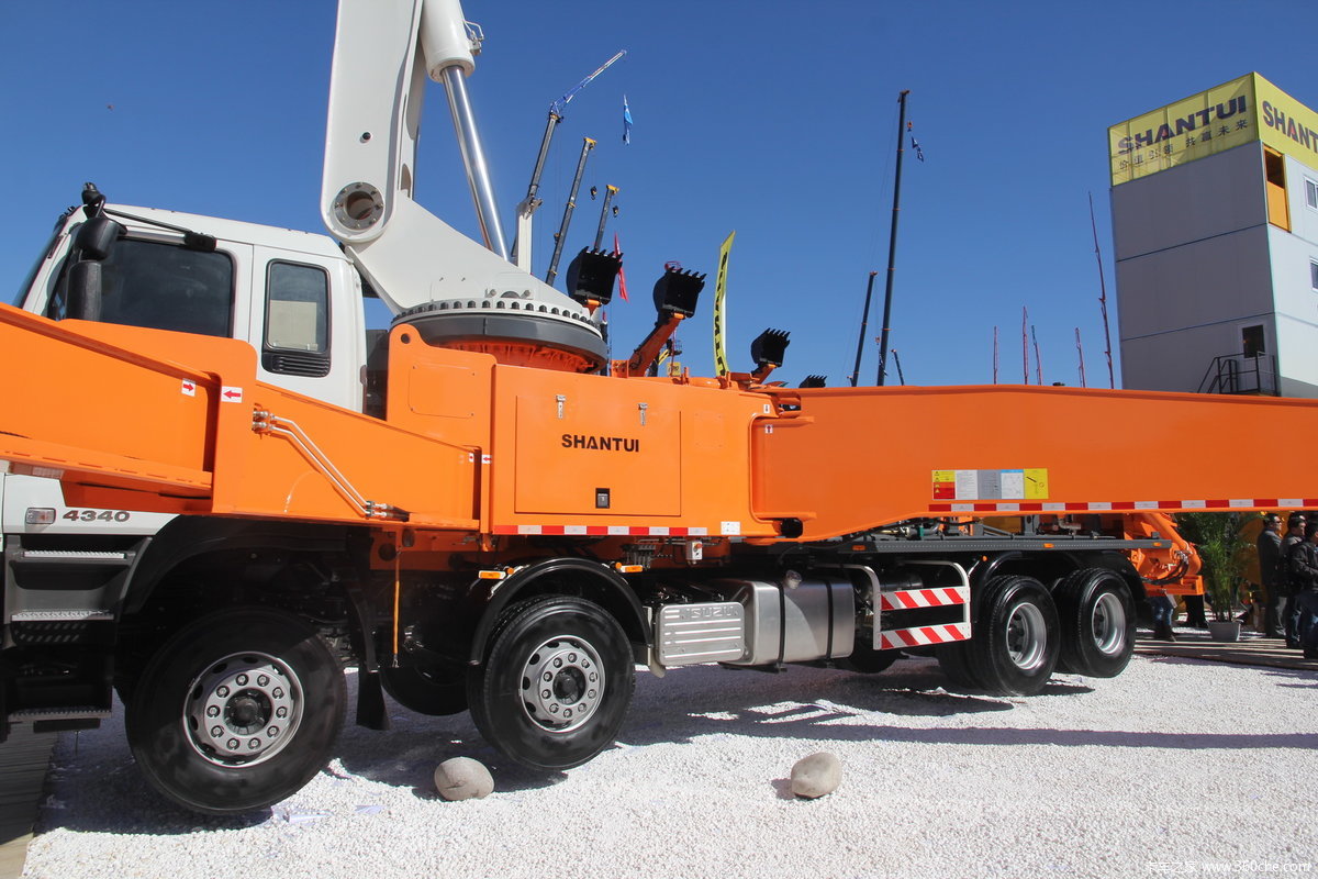 山推臂架式混泥土泵车