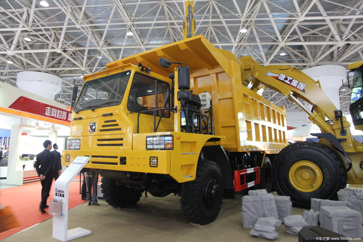 徐工6x6全驱右驾矿卡