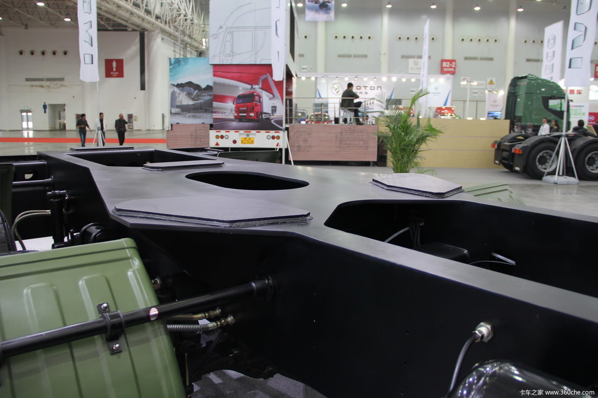 汉阳8x8军车底盘