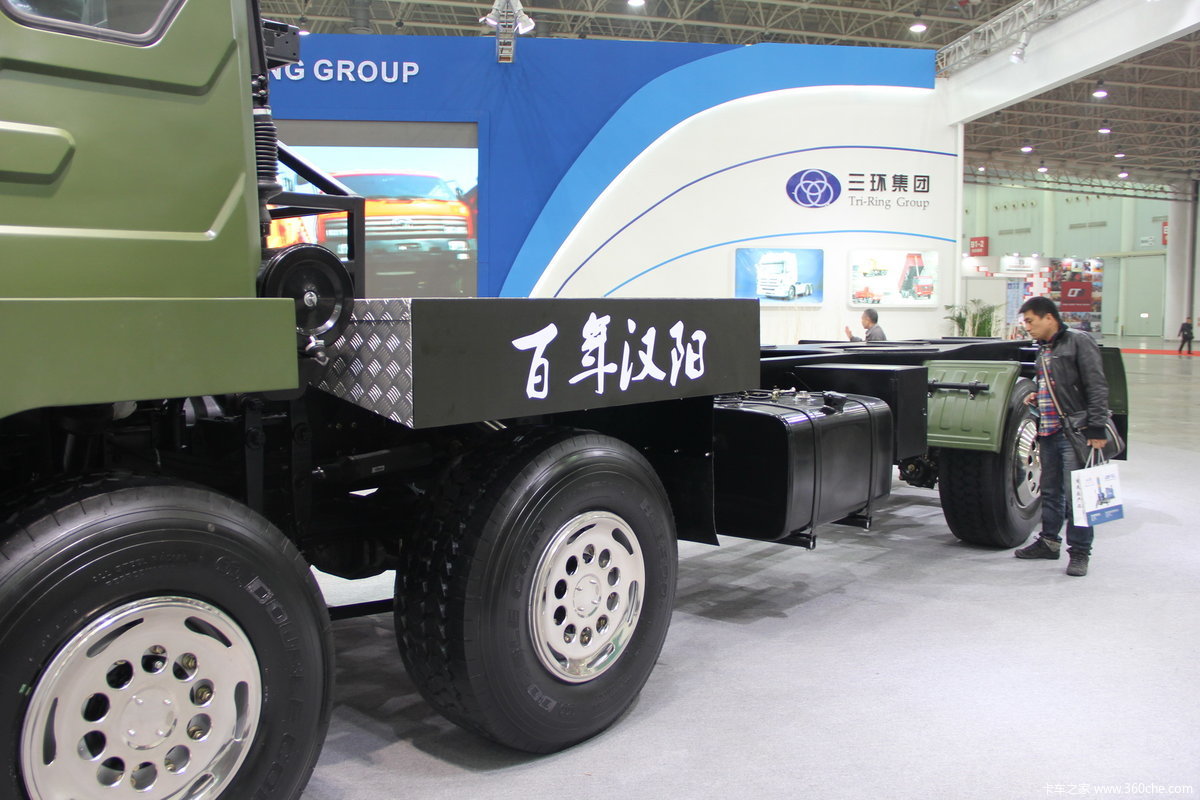 汉阳8x8 军车 底盘