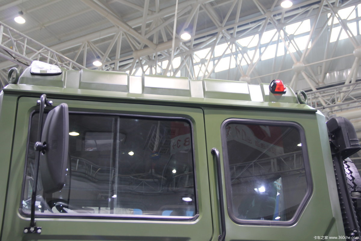 汉阳8x8军车底盘