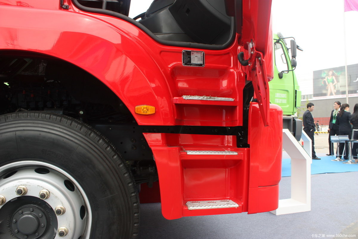 北奔重卡v3mlng牵引车