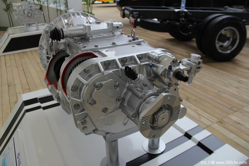 解放12档全同步器变速箱