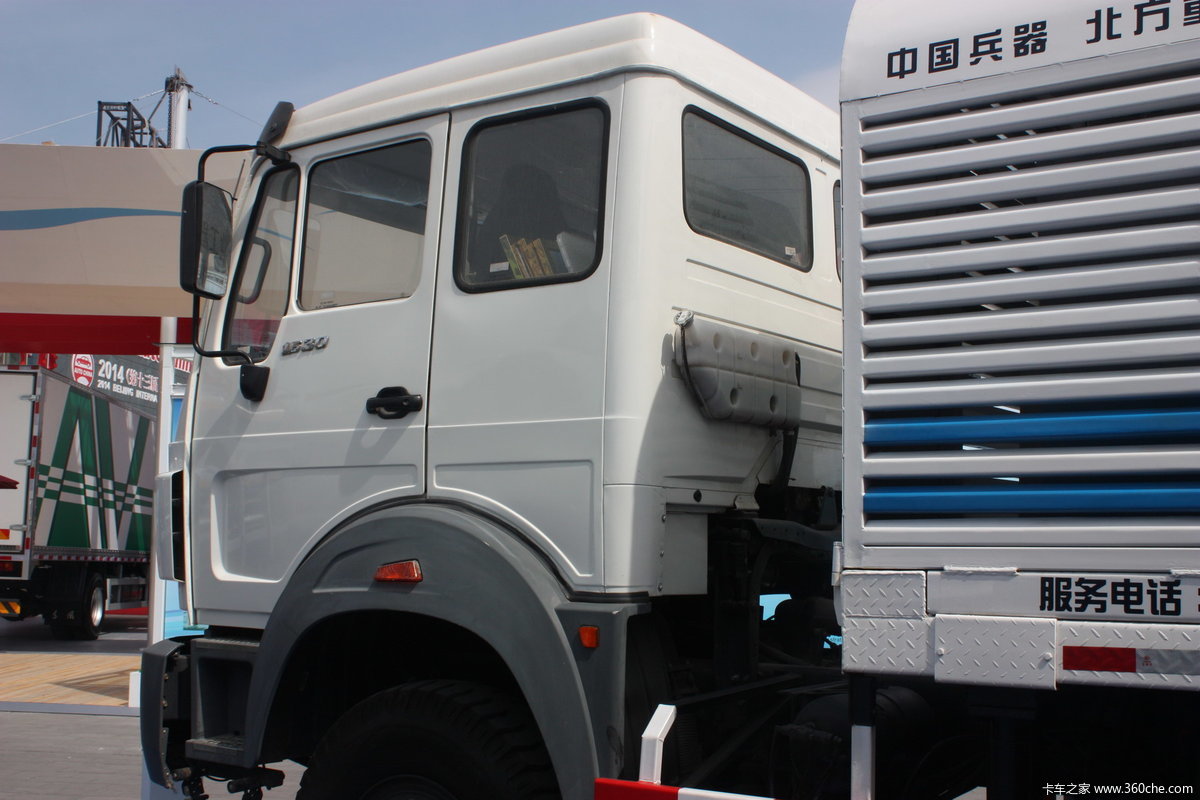 北奔双动力 泵车