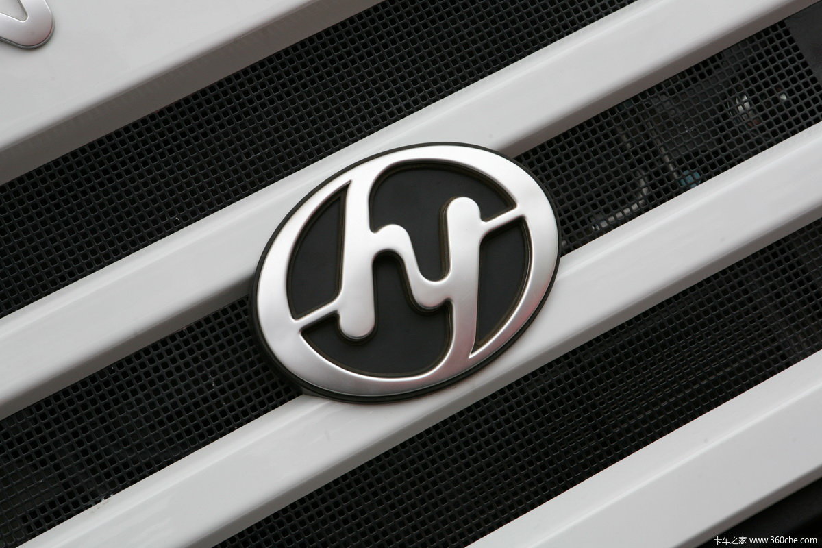 红岩杰狮轻量化版牵引车