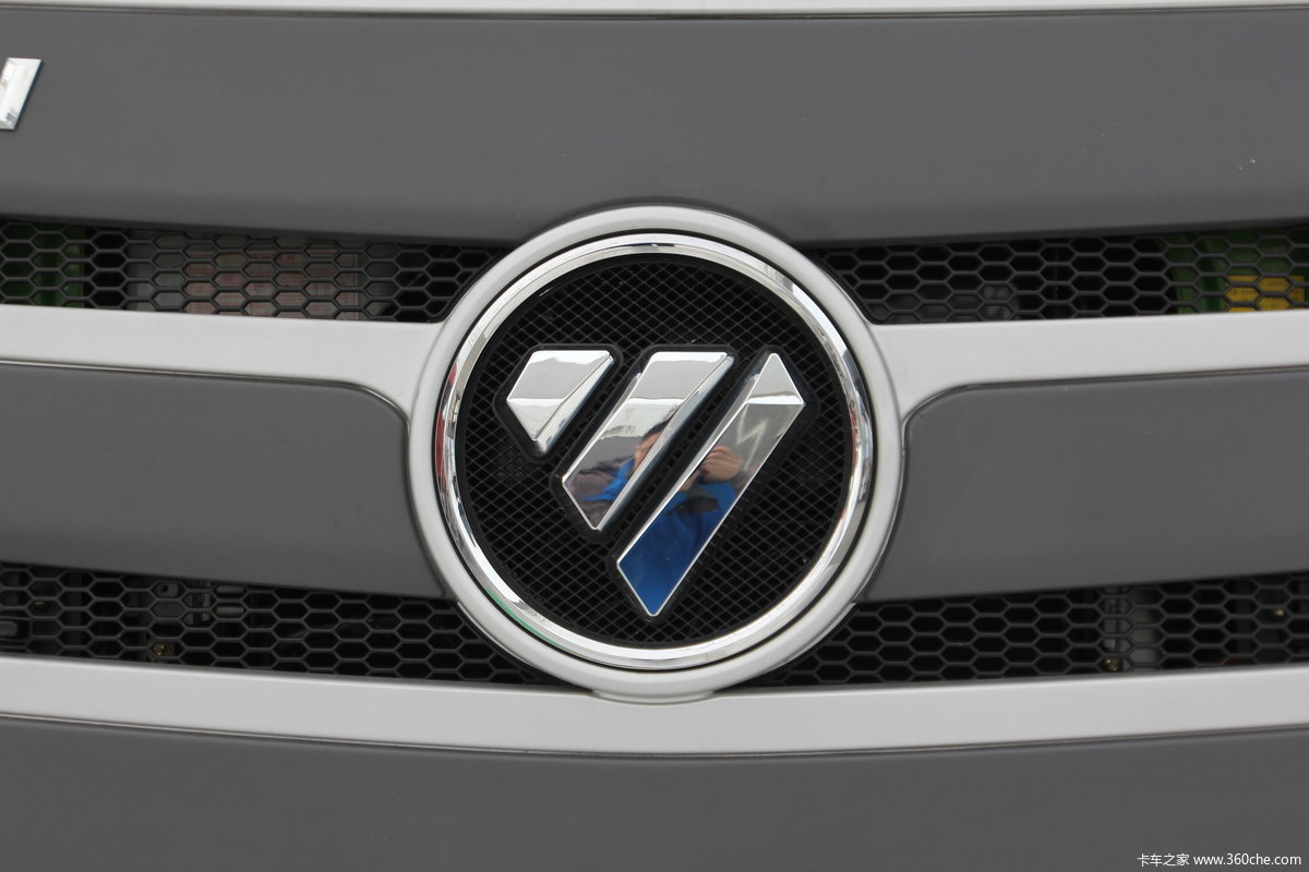 福田欧曼gtlu型斗渣土车