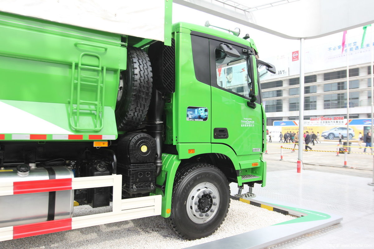 福田欧曼gtlu型斗渣土车