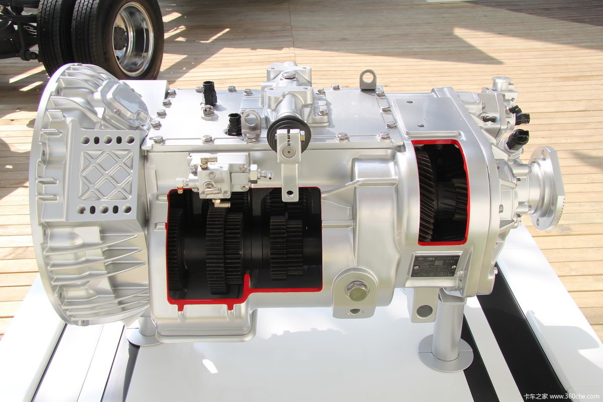 解放12档全同步器变速箱