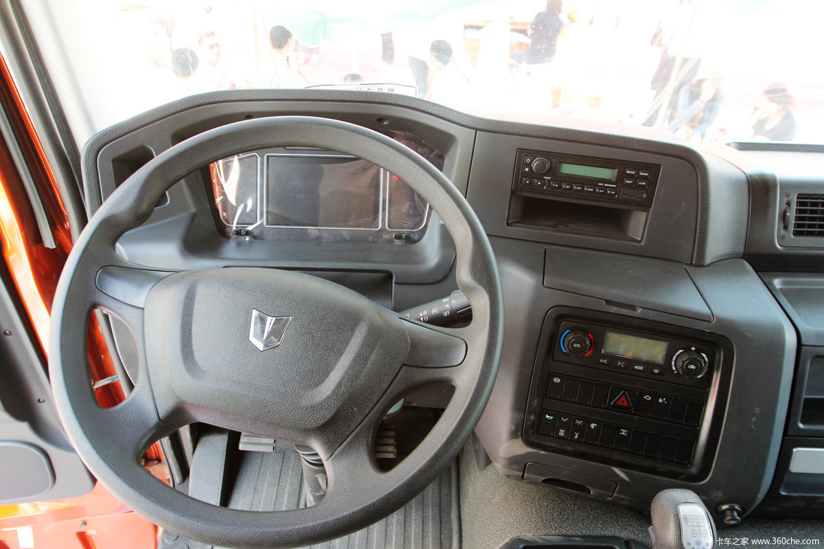 联合卡车k金版6x4lng牵引车