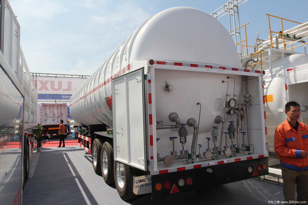 557方低温液体运输车