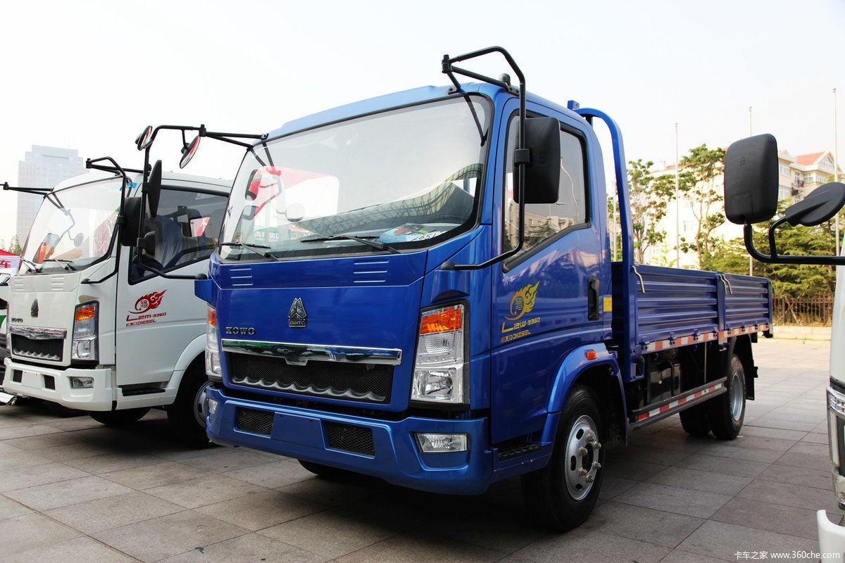 2014中国(青岛)国际卡车展>中国重汽展台>中国重汽howo蓝色轻卡>中国